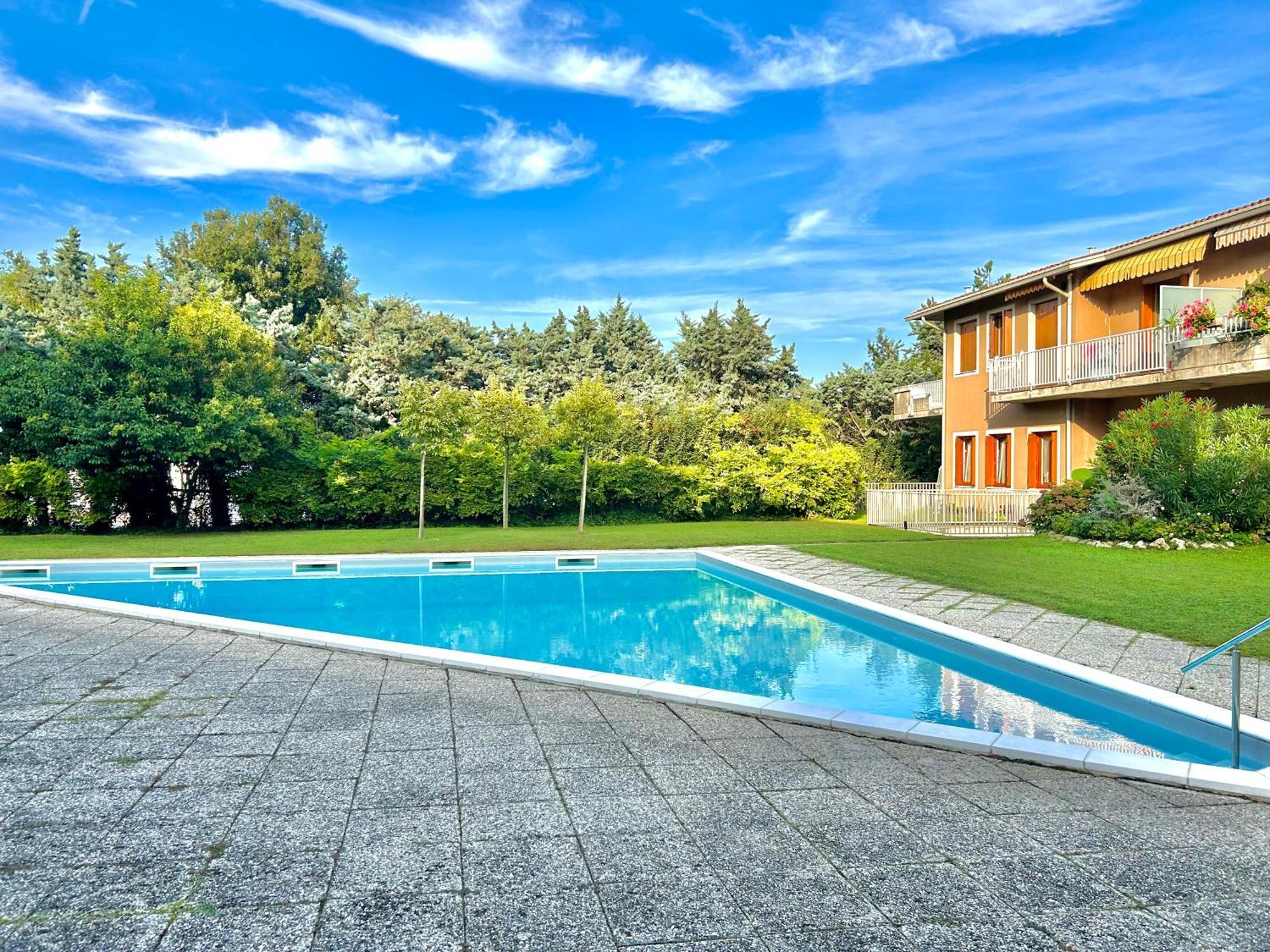 Gold Garda Desenzano Apartamento Desenzano del Garda Exterior foto