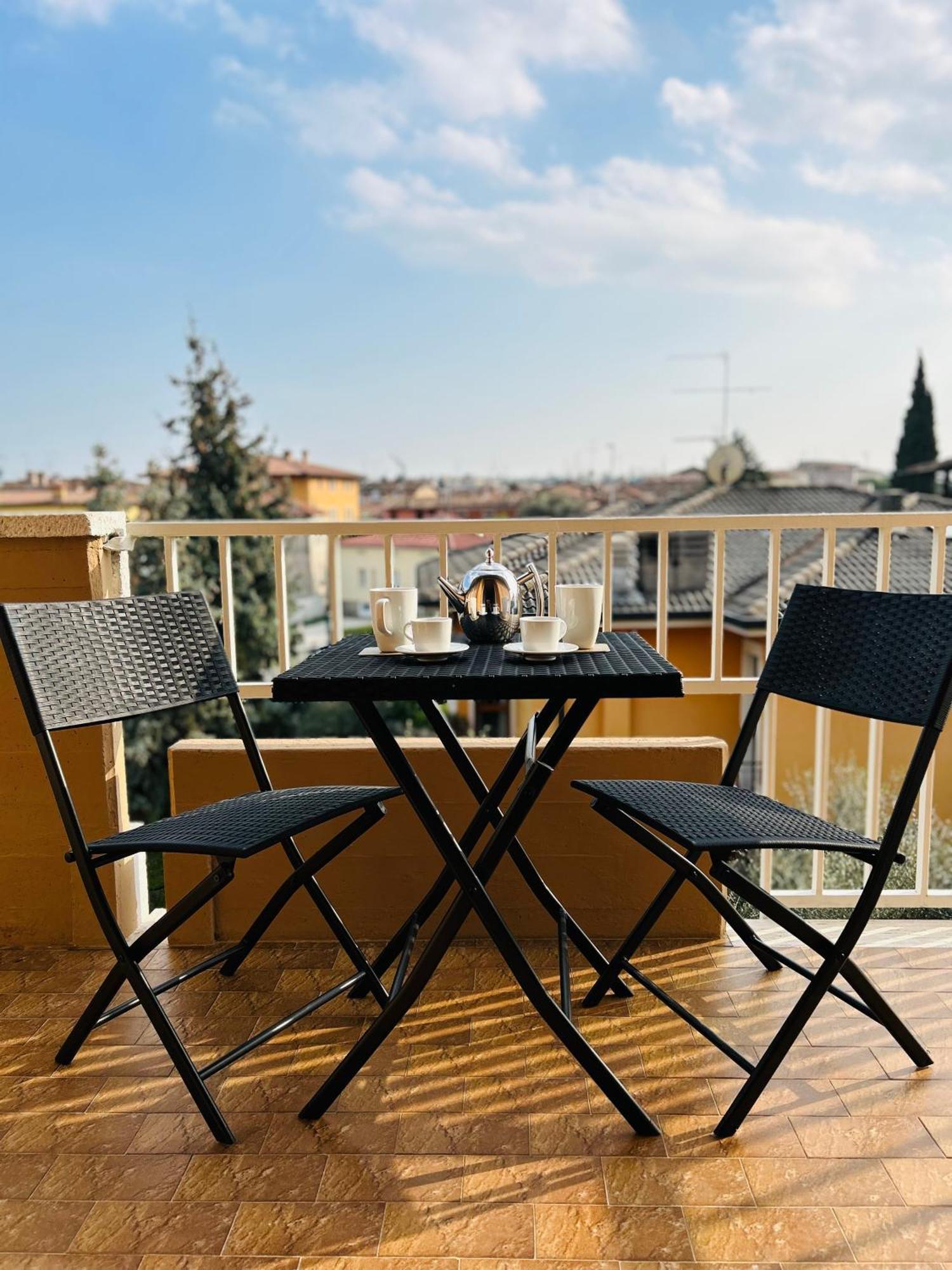 Gold Garda Desenzano Apartamento Desenzano del Garda Exterior foto