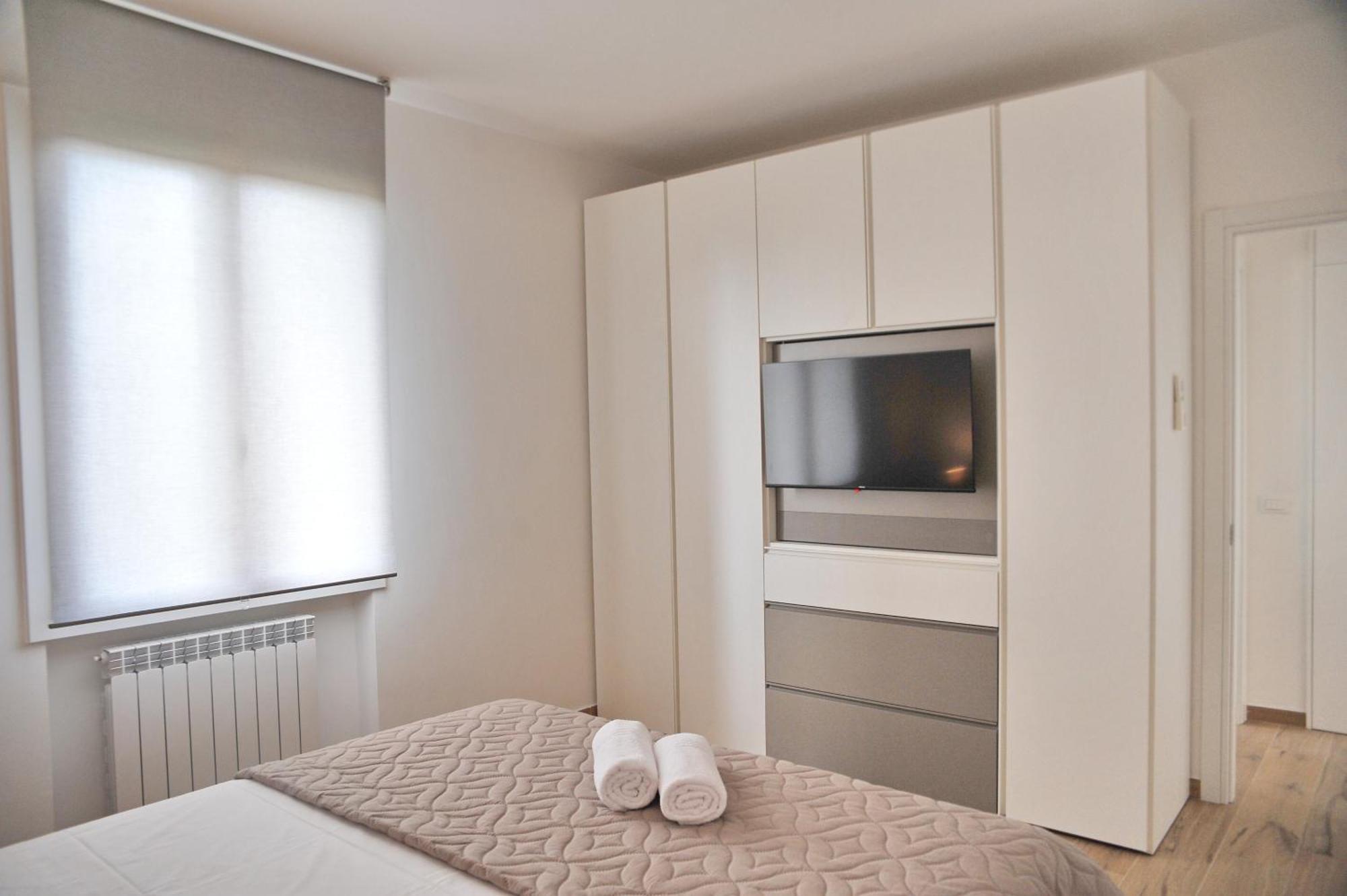 Gold Garda Desenzano Apartamento Desenzano del Garda Exterior foto